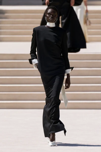 Look 3